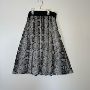 White House Black Market A-Line Skirt Python Print Size 4